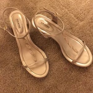 KENNETH COLE UNLISTED HEEL SIZE 10 WORN ONCE